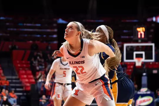 CHAMPAIGN, IL - November 26, 2023 - Illinois Forward Shay Bollin (#22) during the game between the Canisius Golden Griffins and the Illinois Fighting Illini at State Farm Center in Champaign, IL. Photo By Kevin Snyder