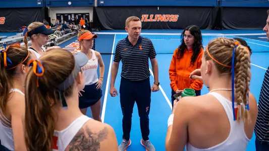 Illinois women's tennis huddle 2024