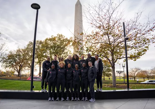 Illinois WBB in DC Washington Monument