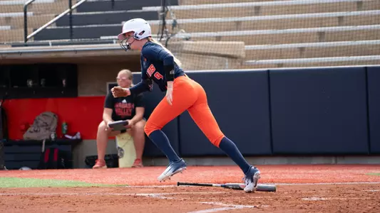 CHAMPAIGN, IL - September 24, 2023 - Illinois Outfielder Alaina Miller (#9) during the game between the Wabash and the Illinois Fighting Illini at Eichelberger Field in Champaign, IL. Photo By Richard Lu
