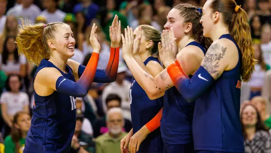Sep 27, 2024; Eugene, Oregon, United States; Freshman middle blocker Ashlyn Philpot (16) of the Illinois Fighting Illini Women's Volleyball Team Sep 27, 2024; Eugene, Oregon, United States; Freshman middle blocker Ashlyn Philpot (16) of the Illinois Fighting Illini Women's Volleyball Team during the game between the No. 12 Oregon Ducks and the Illinois Fighting Illini at Matthew Knight Arena. The Ducks won 3-0. Photo by Andy Wenstrand.