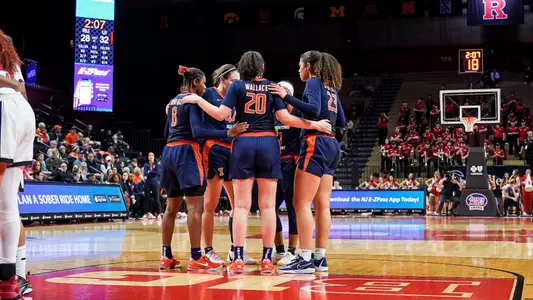 Illinois WBB at Rutgers - huddle