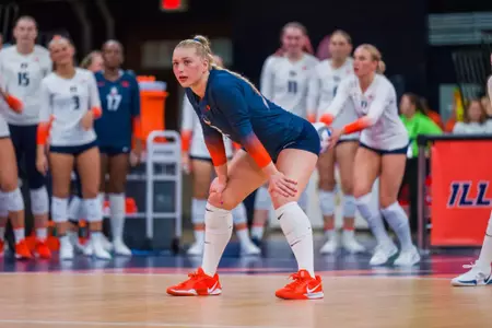 CHAMPAIGN, IL - September 26, 2025 - Libero/Defensive Specialist Taryn Kirsch (#2) during the match between the Oregon Ducks and the Illinois Fighting Illini at Huff Hall in Champaign, IL. Photo By Eason Zhou/Fighting Illini