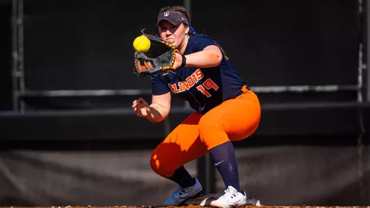 ORLANDO, FL - February 07, 2025 - Photo taken during the game between the CSU Bakersfield Roadrunners and the Illinois Fighting Illini at the UCF Softball Complex in Orlando, FL. (Photo By Carlin Bausch/Illinois Athletics)