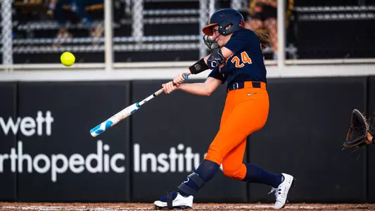 ORLANDO, FL - February 07, 2025 - Photo taken during the game between the CSU Bakersfield Roadrunners and the Illinois Fighting Illini at the UCF Softball Complex in Orlando, FL. (Photo By Carlin Bausch/Illinois Athletics)