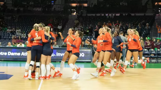 Illini VB at Notre Dame - postmatch celebration