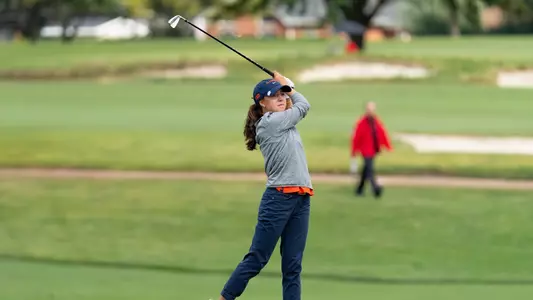 Anna Ritter swings