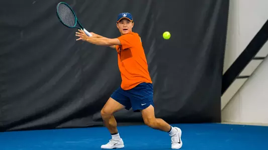 CHAMPAIGN, IL - January 16, 2026 - Jeremy Zhang during the match between the Mississippi State Bulldogs and the Illinois Fighting Illini at Atkins Tennis Center in Champaign, IL. Photo By Lucas Sun