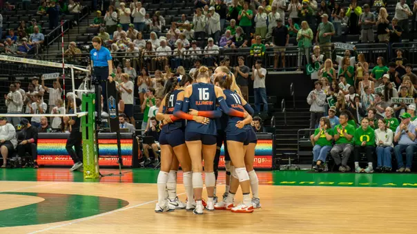 ILLINI VB - Huddle at Oregon