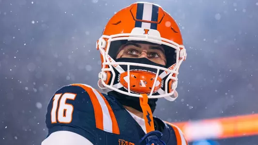 CHAMPAIGN, IL - November 29, 2025 - Defensive Back Tanner Heckel (#16) during the game between the North Western Wildcats and the Illinois Fighting Illini at Memorial Stadium in Champaign, IL. Photo By Quinten A. Truitt