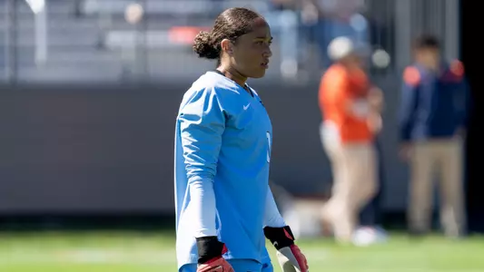 CHAMPAIGN, IL - September 07, 2025 - Goalkeeper Peyton Rhodes (#0) during the match between the Valparaiso Crusaders and the Illinois Fighting Illini at Demirjian Park in Champaign, IL. Photo By Ashley Ray/Fighting Illini