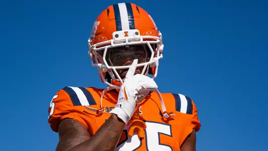 CHAMPAIGN, IL - October 11, 2025 - Defensive Back Des Straughton (#25) during the game between the Ohio State Buckeyes and the Illinois Fighting Illini at Memorial Stadium in Champaign, IL. Photo By Quinten A. Truitt