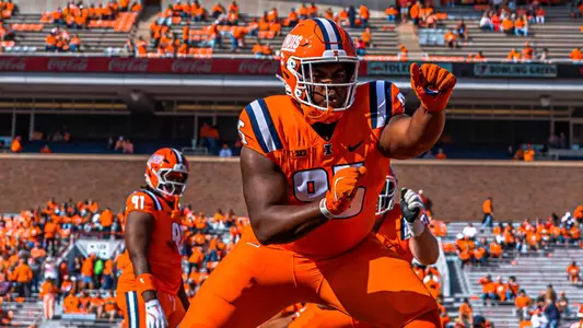 CHAMPAIGN, IL - October 11, 2025 - Defensive Lineman Isaiah White (#95) during the game between the Ohio State Buckeyes and the Illinois Fighting Illini at Gies Memorial Stadium in Champaign, IL. Photo By Aaron Quinn/Fighting Illini