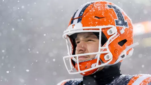 CHAMPAIGN, IL - November 29, 2025 - Kicker/Punter Lucas Osada (#27) before the game between the Northwestern Wildcats and the Illinois Fighting Illini at Gies Memorial Stadium in Champaign, IL. Photo By Ashley Ray/Fighting Illini