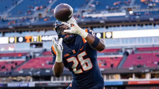 NASHVILLE, TN - December 30, 2025 - Linebacker Ismael Kante (#26) during the Liberty Mutual Music City Bowl between the Tennessee Volunteers and the Illinois Fighting Illini at Nissan Stadium in Nashville, TN. Photo By Quinten Truitt/Fighting Illini