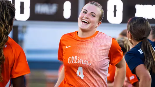 CHAMPAIGN, IL - September 12, 2025 - \soc during the match between the Indiana Hoosiers and the Illinois Fighting Illini at Demirjian Park in Champaign, IL. Photo By Lucas Sun/Fighting Illini
Defender Mia Gildea (#4)