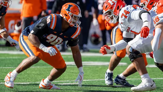 CHAMPAIGN, IL - November 01, 2025 - Defensive Lineman James Thompson Jr. (#90) The game between the Rutgers Scarlet Knights and the Illinois Fighting Illini at Memorial Stadium in Champaign, IL. Photo By Lucas Sun