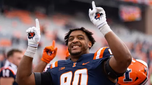 CHAMPAIGN, IL - November 01, 2025 - Defensive Lineman James Thompson Jr. (#90) during the game between the Rutgers Scarlet Knight and the Illinois Fighting Illini at Memorial Stadium in Champaign, IL. Photo By Quinten Truitt
