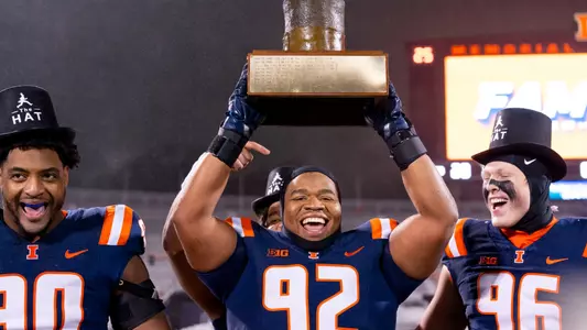 CHAMPAIGN, IL - November 29, 2025 - Defensive Lineman Gentle Hunt (#92) after the game between the Northwestern Wildcats and the Illinois Fighting Illini at Gies Memorial Stadium in Champaign, IL. Photo By Ashley Ray/Fighting Illini