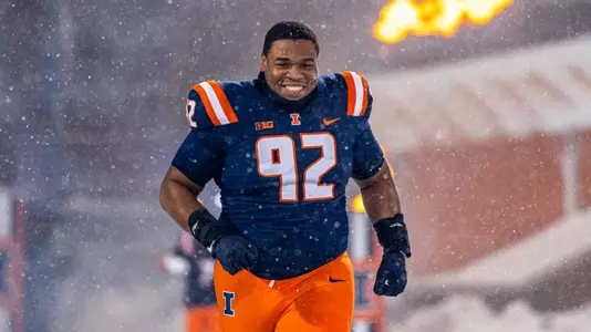CHAMPAIGN, IL - November 29, 2025 - Defensive Lineman Gentle Hunt (#92) during the game between the Northwestern Wildcats and the Illinois Fighting Illini at Gies Memorial Stadium in Champaign, IL. Photo By Aaron Quinn/Fighting Illini