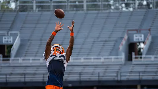 CHAMPAIGN, ILL. - August 07, 2025 - Photo taken during Fall Camp practice of Illinois Fighting Illini Football at Memorial Stadium. (Photo by /Illinois Athletics)