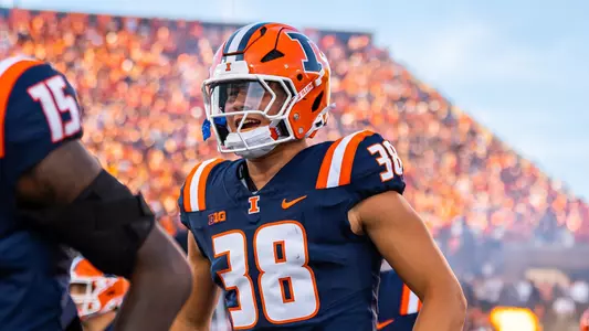 CHAMPAIGN, IL - August 29, 2025 - Linebacker Jack Paris (#38) during the game between the Western Illinois Leathernecks and the Illinois Fighting Illini at Memorial Stadium in Champaign, IL. Photo by Aaron Quinn/Fighting Illini