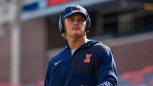 CHAMPAIGN, IL - August 29, 2025 - Outside Linebacker Joe Barna (#43) during the game between the Western Illinois Leathernecks and the Illinois Fighting Illini at Memorial Stadium in Champaign, IL. Photo by Aaron Quinn/Fighting Illini