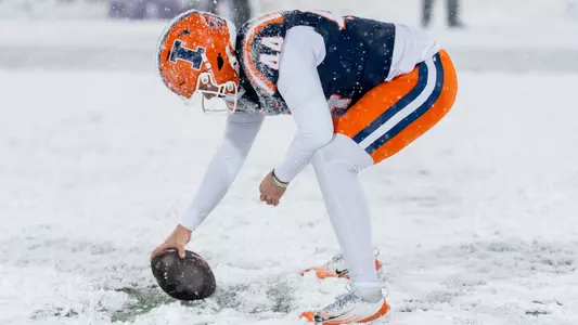 CHAMPAIGN, IL - November 29, 2025 - Long Snapper Patrick Mahoney III (#44) before the game between the Northwestern Wildcats and the Illinois Fighting Illini at Gies Memorial Stadium in Champaign, IL. Photo By Ashley Ray/Fighting Illini