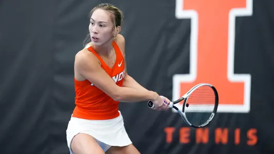 CHAMPAIGN, IL - January 24, 2026 - Kimiko Cooper during the match between the Miami (OH) RedHawks and the Illinois Fighting Illini at Atkins Tennis Center in Champaign, IL. Photo By Ashley Ray/Fighting Illini