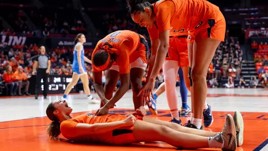 CHAMPAIGN, IL - January 28, 2026 - Forward Cearah Parchment (#30) during the game between the UCLA Bruins and the Illinois Fighting Illini at State Farm Center in Champaign, IL. Photo By Ashley Ray/Fighting Illini