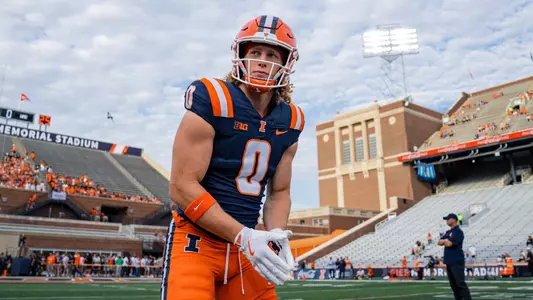 CHAMPAIGN, IL - September 13, 2025 - Defensive Back Mac Resetich (#0) before the game between the Western Michigan Broncos and the Illinois Fighting Illini at Memorial Stadium in Champaign, IL. Photo By Quinten Truitt/Fighting Illini