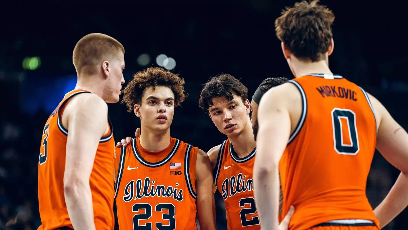 Team huddle at UCLA - 2-21-26 (Courtney Bay)