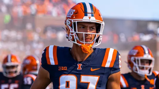 CHAMPAIGN, IL - September 27, 2025 - Wide Receiver Tyler McClure (#87) during the Homecoming game between the USC Trojans and the Illinois Fighting Illini at Gies Memorial Stadium in Champaign, IL. Photo By Aaron Quinn/Fighting Illini