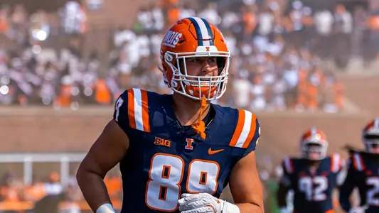 CHAMPAIGN, IL - September 27, 2025 - Tight End Tanner Hollinger (#89) during the Homecoming game between the USC Trojans and the Illinois Fighting Illini at Gies Memorial Stadium in Champaign, IL. Photo By Aaron Quinn/Fighting Illini