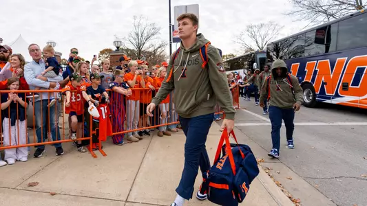 CHAMPAIGN, IL - November 15, 2025 - Tight End Davin Stoffel (#88) before the game between the Maryland Terrapins and the Illinois Fighting Illini at Gies Memorial Stadium in Champaign, IL. Photo By Ashley Ray/Fighting Illini