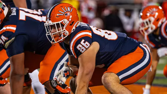 CHAMPAIGN, IL - November 15, 2025 - Tight End Christian Abney (#86) during the game between the Maryland Terrapins and the Illinois Fighting Illini at Gies Memorial Stadium in Champaign, IL. Photo By Aaron Quinn/Fighting Illini