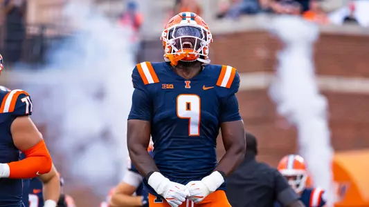CHAMPAIGN, IL - September 13, 2025 - Outside Linebacker Leon Lowery Jr. (#9) during the game between the Western Michigan Broncos and the Illinois Fighting Illini at Gies Memorial Stadium in Champaign, IL. Photo By Aaron Quinn/Fighting Illini