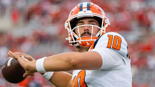 BLOOMINGTON, IL - September 20, 2025 - Quarterback Ethan Hampton (#10) during the game between the Indiana Hoosiers and the Illinois Fighting Illini at Memorial Stadium in Bloomington, IL. Photo by Quinten Truitt/Fighting Illini