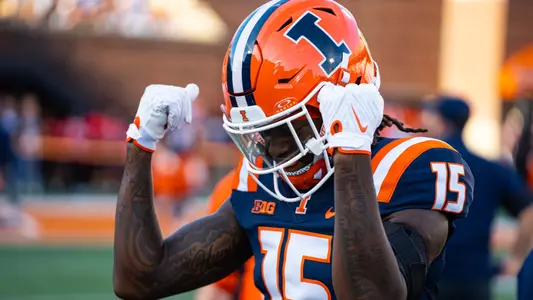 CHAMPAIGN, IL - August 29, 2025 - Defensive Back Andre Lovett Jr. (#15) during the game between the Western Illinois Leathernecks and the Illinois Fighting Illini at Memorial Stadium in Champaign, IL. Photo by Aaron Quinn/Fighting Illini