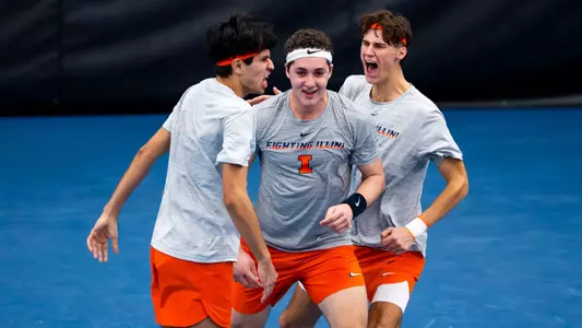 CHAMPAIGN, IL - March 06, 2026 - The Fighting Illini during the match between the Oregon Ducks and the Illinois Fighting Illini at Atkins Tennis Center in Champaign, IL. Photo By Knox Mynatt/Fighting Illini