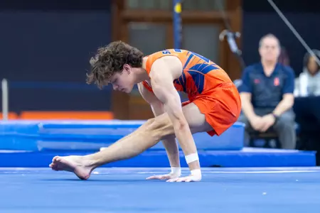 CHAMPAIGN, IL - December 05, 2025 - Dylan Shepard during Orange & Blue at Huff Hall in Champaign, IL. Photo By Ashley Ray/Fighting Illini