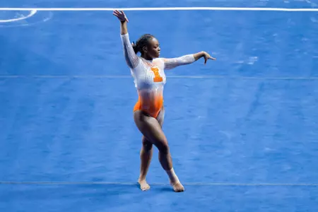 CHAMPAIGN, IL - February 22, 2026 - Skylar Ray Dixon during the meet between the UCLA Bruins and the Illinois Fighting Illini at State Farm Center in Champaign, IL. Photo By Ashley Ray/Fighting Illini
