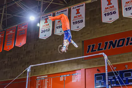 CHAMPAIGN, IL - February 28, 2026 - Tate Costa during the Tri meet between the Greenvile Panthers, Navy Midshipman and the Illinois Fighting Illini at Huff Hall in Champaign, IL. Photo By Eason Zhou/Fighting Illini