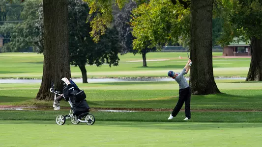 Erica Lee swinging