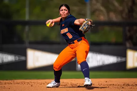 ORLANDO, FL - February 07, 2025 - Photo taken during the game between the CSU Bakersfield Roadrunners and the Illinois Fighting Illini at the UCF Softball Complex in Orlando, FL. (Photo By Carlin Bausch/Illinois Athletics)