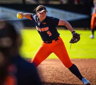 ORLANDO, FL - February 07, 2025 - Photo taken during the game between the CSU Bakersfield Roadrunners and the Illinois Fighting Illini at the UCF Softball Complex in Orlando, FL. (Photo By Carlin Bausch/Illinois Athletics)