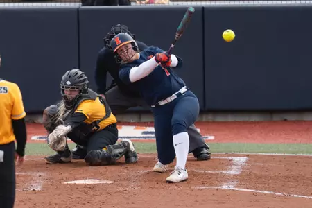 CHAMPAIGN, IL - March 13, 2026 - Catcher Ellie Haggard (#7) during the game between the Iowa Hawkeyes and the Illinois Fighting Illini at Eichelberger Field in Champaign, IL. Photo By Knox Mynatt/Fighting Illini