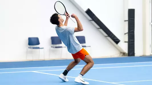 CHAMPAIGN, IL - March 22, 2026 - Zach Viiala during the match between the Michigan State Spartans and the Illinois Fighting Illini at Atkins Tennis Center in Champaign, IL. Photo By Ashley Ray/Fighting Illini