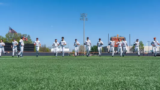 CHAMPAIGN, IL - April 25, 2026 - The Fighting Illini during the game between the Nebraska Cornhuskers and the Illinois Fighting Illini at Illinois Field in Champaign, IL. Photo By Knox Mynatt/Fighting Illini