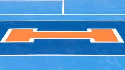 CHAMPAIGN, IL - April 05, 2026 - The Fighting Illini during the match between the Purdue Boilermakers and the Illinois Fighting Illini at Atkins Tennis Center in Champaign, IL. Photo By Knox Mynatt/Fighting Illini